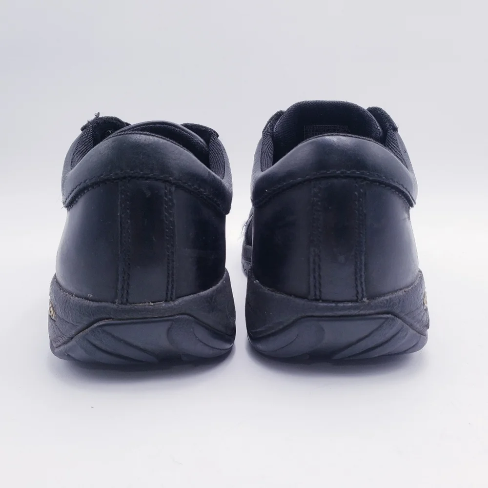 Keen Men's Austin Low Top Hiking Shoe Waterproof Black Leather Size 11.5‎